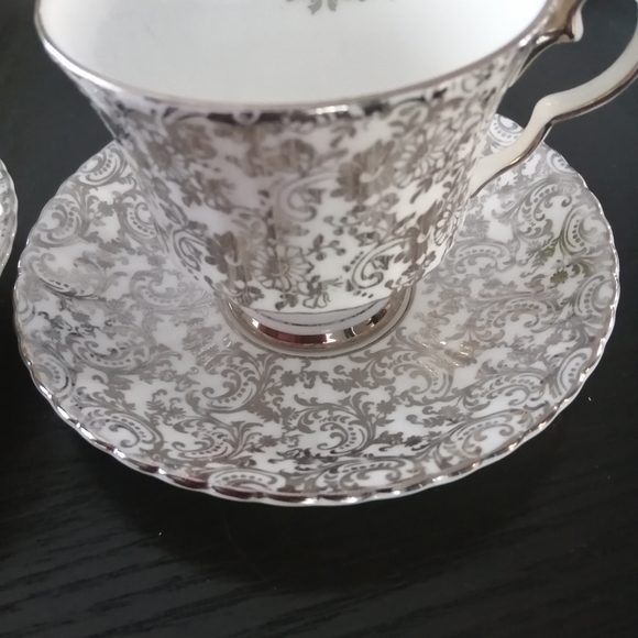 Royal  Windsor teacup and sauser - Picture 4 of 7